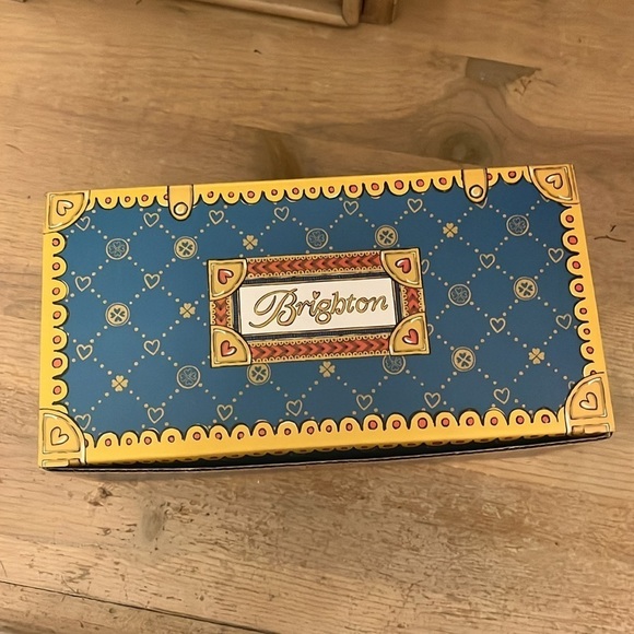 Brighton Set of 2 Large Tea Coffee Cups 2nd Edition LOVE New in Box - Picture 11 of 11